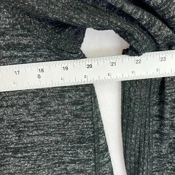 Chico’s Zenergy Pullover Tunic Sweater Size 12/14 (Chico’s 2) Heathered Black - Picture 10 of 11